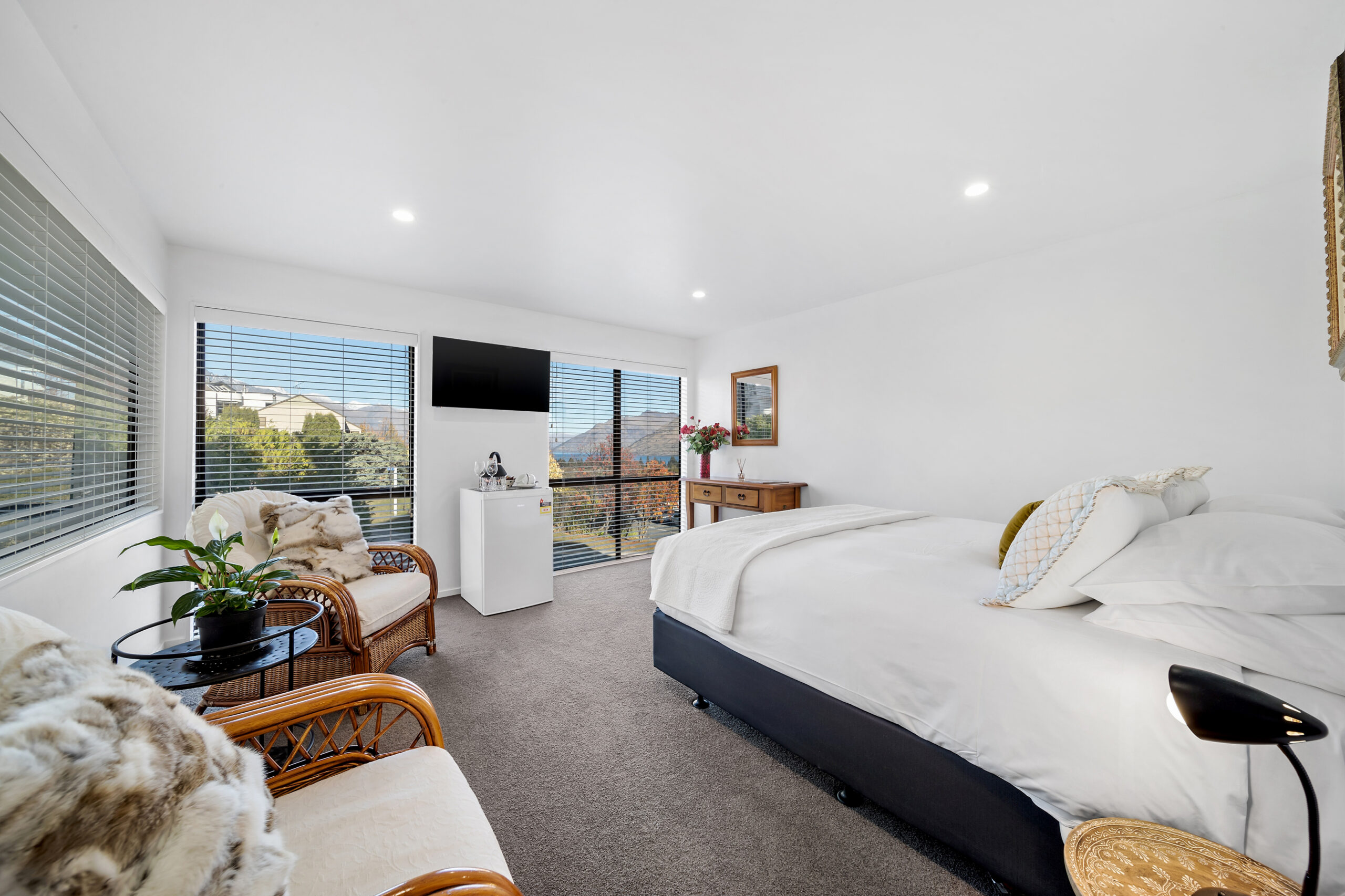 Balmoral Lodge #2-28